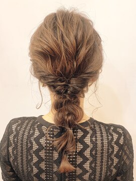 ワンイレブン 新橋銀座口(ONE_ELEVEN) 編みおろし　港区、中央区ヘアセット