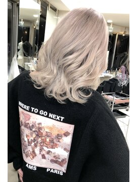 スライバイリアオオサカ(Sly By Ria OSAKA) シルバーアッシュ/ケアブリーチ【梅田】【大阪】
