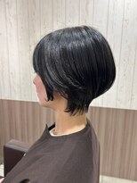 アース 天満橋店(HAIR & MAKE EARTH) 20代30代40代前下がりストレート小顔補正立体カット