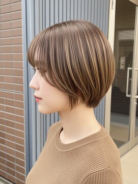 マニッシュ(Mannish) 上品ベージュで叶える柔らかショートマッシュボブ顔周りレイヤー