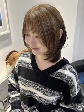 ソピ バイ インビテーション(sopi by invitation) オリーブベージュ　ミディアムレイヤー　レイヤーカットrina