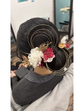 ヴィアス(Vias) シニヨン