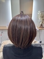 レアククナ(Lea kukuna)&nbsp;大人女性のハイライトカラー明るい白髪染