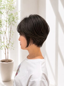 エアー 横浜(AIR) 〇自然体でキマる、大人の丸みショート