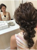 ゆるカジュアルなまとめ髪