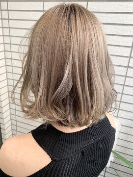 グロウ 上野御徒町(grow) 耳かけ/フォギーベージュ/マッシュウルフ/外ハネ[上野/御徒町]