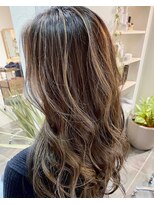 エイチヘアー(eichi hair)&nbsp;ハイライトバレイヤージュ　ビフォー＆アフター