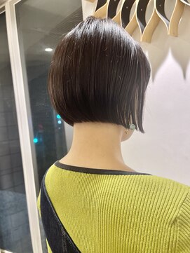 デザート(Des.Art) 【Des.Art天神赤坂】20代30代/艶カラー/ミニボブ