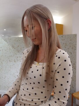 ユルク(JURK nagoya) ホワイトベージュ