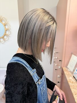 ミテ(mite) デザインカラー/ボブ/ハイトーン