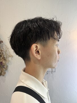 リコリス(licoris) 緩めツイストスパイラルパーマ