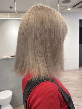 ルーブ トウキョウ(Loob. TOKYO) 池袋ハイトーンカラーミルクティーベージュホワイトブロンド30代