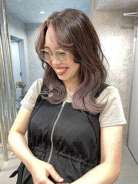 シー(shii..) 《shii../内城》#インナーカラー #ピンクラベンダー