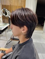 ネオリーブウリ 二子玉川店(Neolive uri)&nbsp;ブルーブラックフェザーパーマサーフカールセンターパート