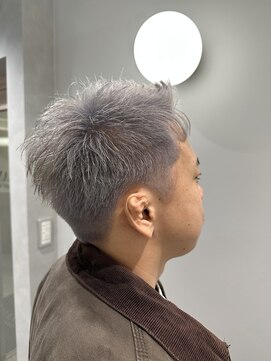 ホワイト(White) シルバースパイキーショート