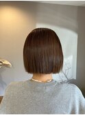 明るめベージュ・切りっぱなしボブ