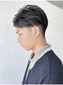 さりげないハイライトが◎毛束感のショートマッシュ
