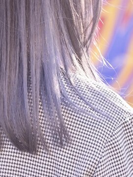 ロムサンク(L'HOMME CINQ) シルバーカラー×ワンレンストレート