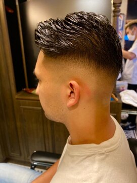 バレス 田町(BALES) [スキンフェード/ツイストスパイラル/田町]