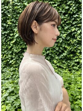 フルショウ アシヤ(FURUSHO ASHIYA) 大人可愛い20代30代40アッシュショートボブ耳かけボブ◎