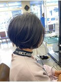 束感ショートボブ