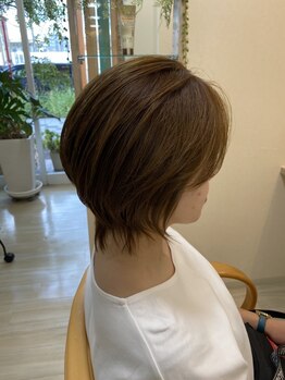 美容室 ジョイフル&well1.の写真/大人女性から大好評◎骨格に合わせたカットでどの角度から見ても美しい！再現性抜群の美シルエットカット＊