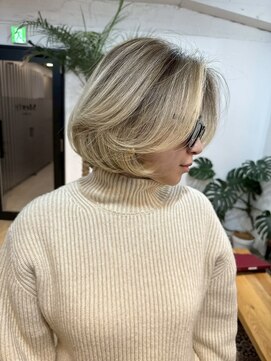 メリー オオサカ(Merly Osaka) French bob × balayage