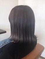 ルッソカナン(Lusso canaan)&nbsp;暗髪ミディアム外ハネボブ