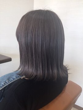 ルッソカナン(Lusso canaan) 暗髪ミディアム外ハネボブ