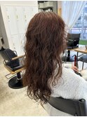 ロングのクセ毛風ゆるウェーブパーマとオレンジベージュ◎