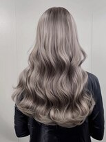 ネハス ナガオカ(nehus.nagaoka)&nbsp;ブリーチ/イメチェン/ホワイトブロンド/外ハネボブ/美髪