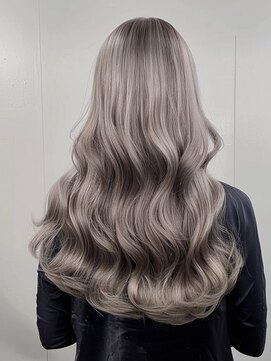 ネハス ナガオカ(nehus.nagaoka) ブリーチ/イメチェン/ホワイトブロンド/外ハネボブ/美髪