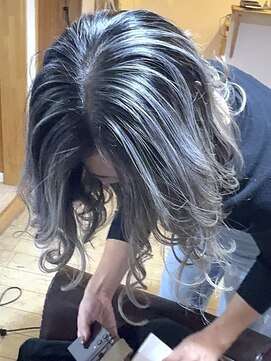 ブレイズヘアー(BLAZEhair) 【筋感強め】ホワイトバレイヤージュ×ブリーチ2回