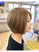 エフプロモーションフローラ(FLORA)&nbsp;軽やかベージュブラウンの丸みボブ