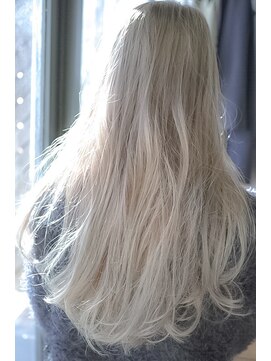 シェアーズ(shares) 外国人風ハイ透明感☆Ｗブリーチ＋カラー＋トリートメント