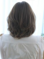 透け感透明感くすみカラーブルーアッシュひし形切りっぱなしボブ