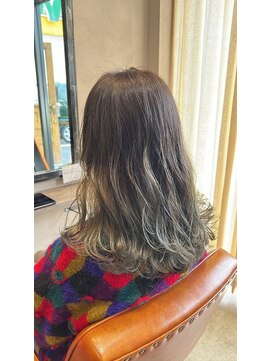 クルニエ(crenier) ●crenierで作るオリーブグレージュのグラデーション●