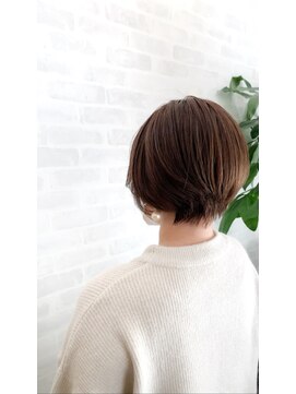 クラッチバイシオンアグリゲイト(CLUTCH by Zi-on aggregate) スモーキーブラウン×ショートボブ
