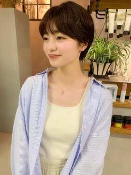 ハチ(hachi) ナチュラルモカグレージュ大人かわいい丸みショートボブ小顔