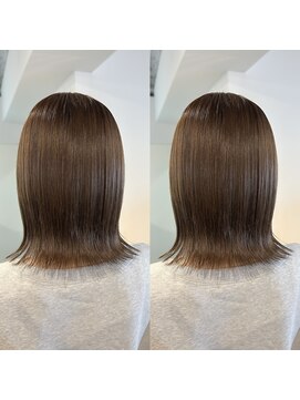 シー.(SHE.) オリーブベージュ×ぷつっとボブ