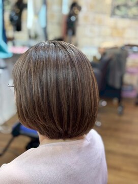 カリーナ 三咲店(Karina) 明るめグレイカラー