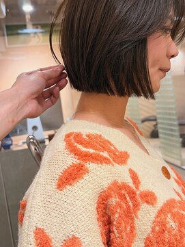 ヤント(yant) 切りっぱなしボブ × オリーブカラー