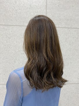 マアムジーコネクション(ma'am zee Connection.) 【ma'amZee conn小林】愛されミディ×ミントベージュ