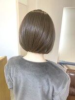 ヘアアンドメイクフリッシュ(HAIR&MAKE FRISCH) マットグレージュ　ホワイトグレージュ コンマヘア くすみブルー