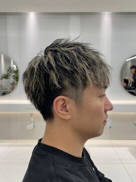 アールプラスヘアサロン(ar+ hair salon) ブロンドメッシュ ベリーショート