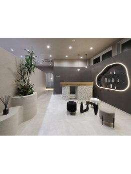 【Aujua取扱い/全席個室】本格髪質改善に特化した「大人女性向け」完全マンツーマン個室型サロン『Lowe'』