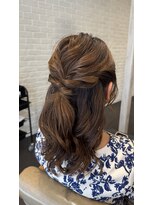 レヴィ 神楽坂(Levi)&nbsp;ゆるふわハーフアップ