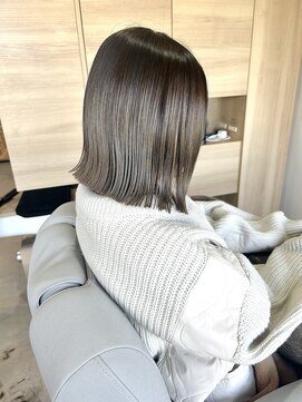 ヴィータ(vita) アッシュグレーグラデーション×ボブ