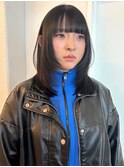 ミディアムレイヤー　フルバング　黒髪　艶髪　小顔カット　艶感