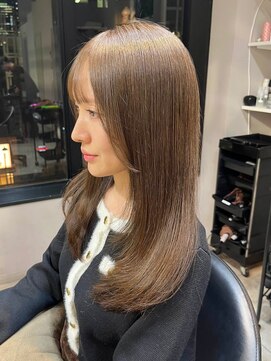 ディーエックス スリー(Dxxxx III) ミルクティーベージュ